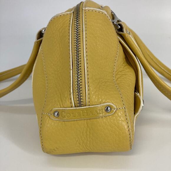 COLE HANN (MEDIUM) YELLOW PEBBLED LEATHER SHOULDER BAG ASIS - Picture 5 of 15